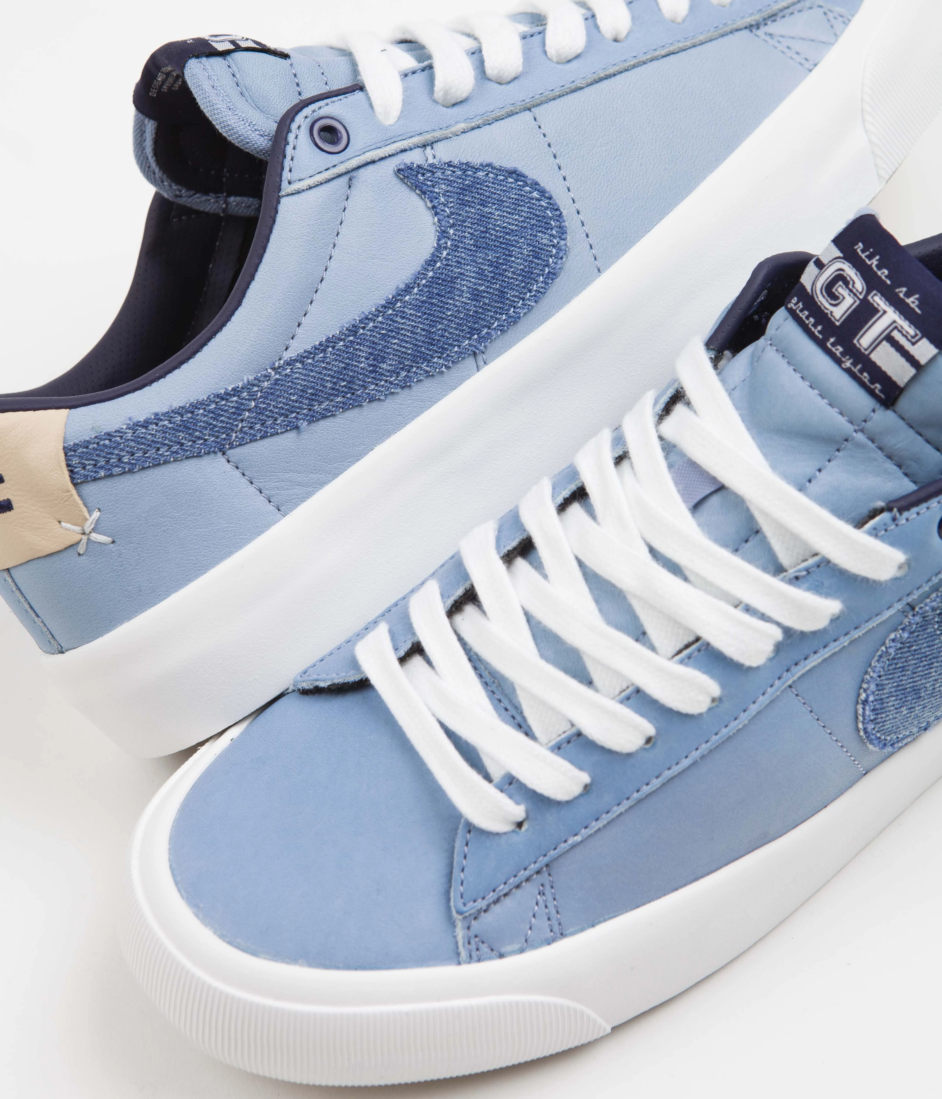 Asics Gt 1000 Running Shoe Nike SB Blazer Low Pro GT Premium Shoes - Summit White / Midnight Navy - Summit White