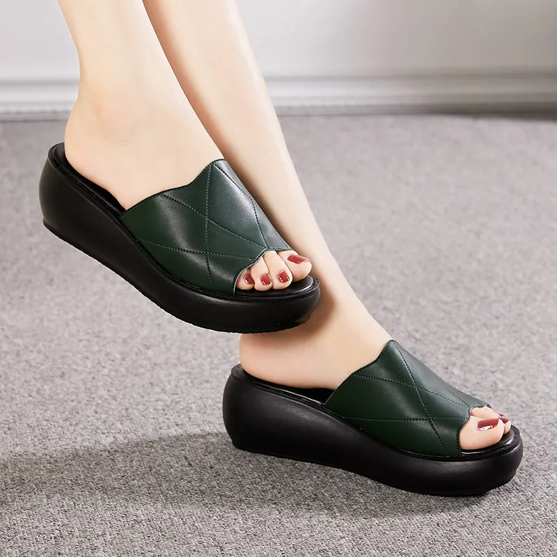 Inexpensive Slippers For Guests USS Shoes Aurora Women's Platform Slipper