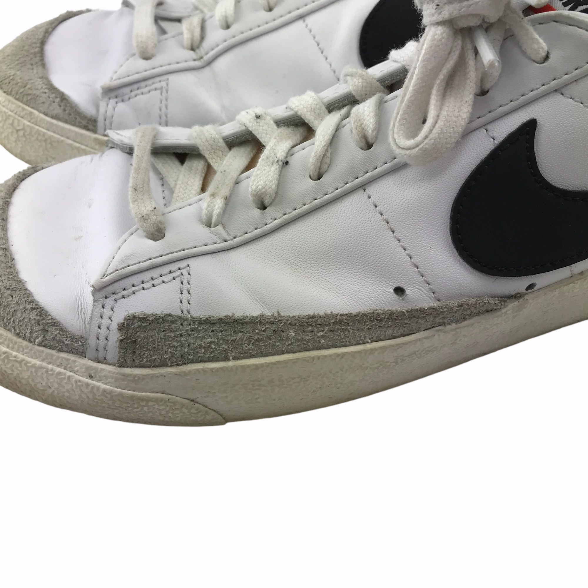 Nike Trainers Shoe Size 9 White Flat Soles with Laces Asics Lightweight Trail Running Shoes