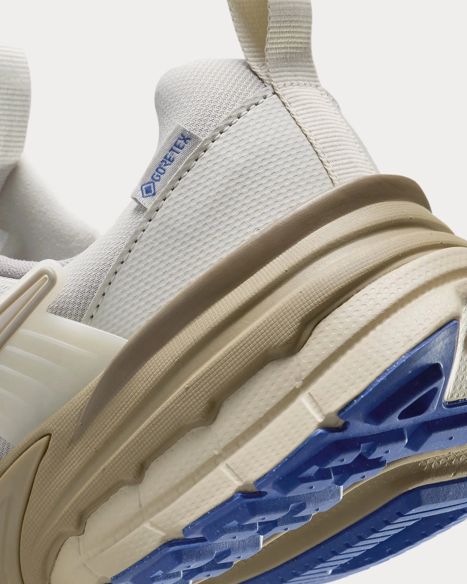 Asics Tennis Shoe Laces V2K Run Gore-Tex Light Iron Ore / Light Bone / Khaki / Light Iron Ore Low Top Sneakers