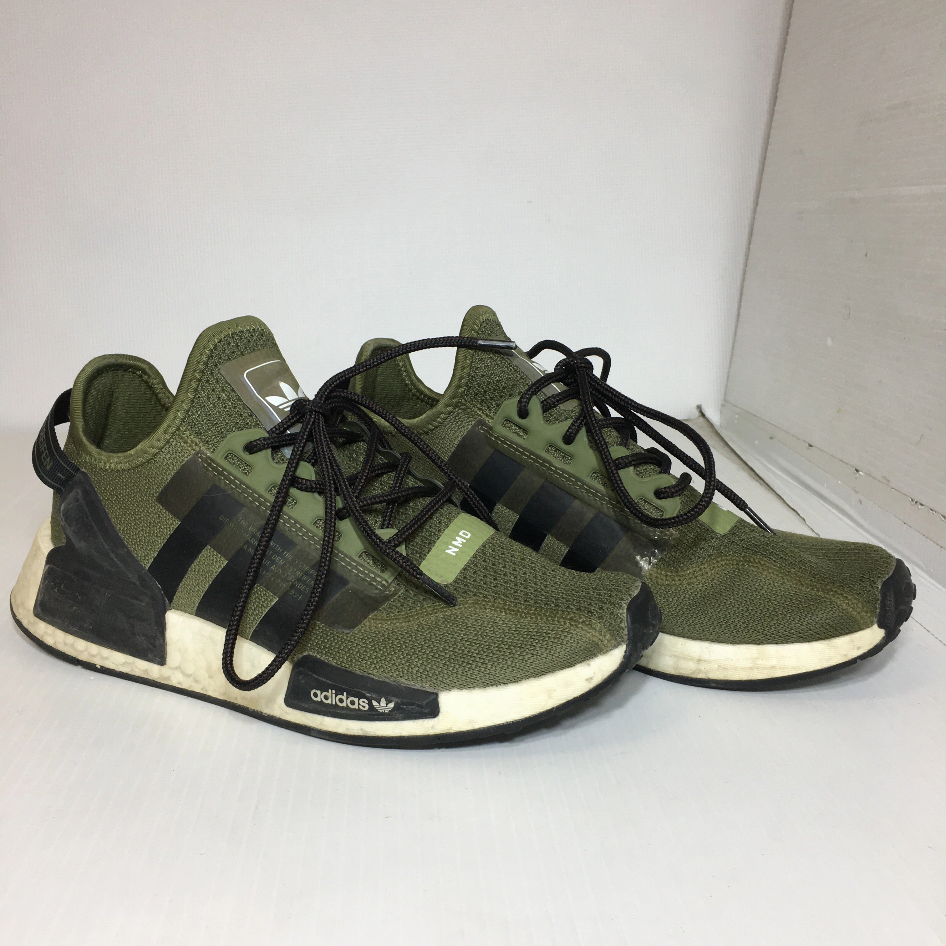 Adidas Men's NMD R1 V2 Running Shoes - Size 7 - Pre-owned - BN66UE Running Shoes That Are Waterproof