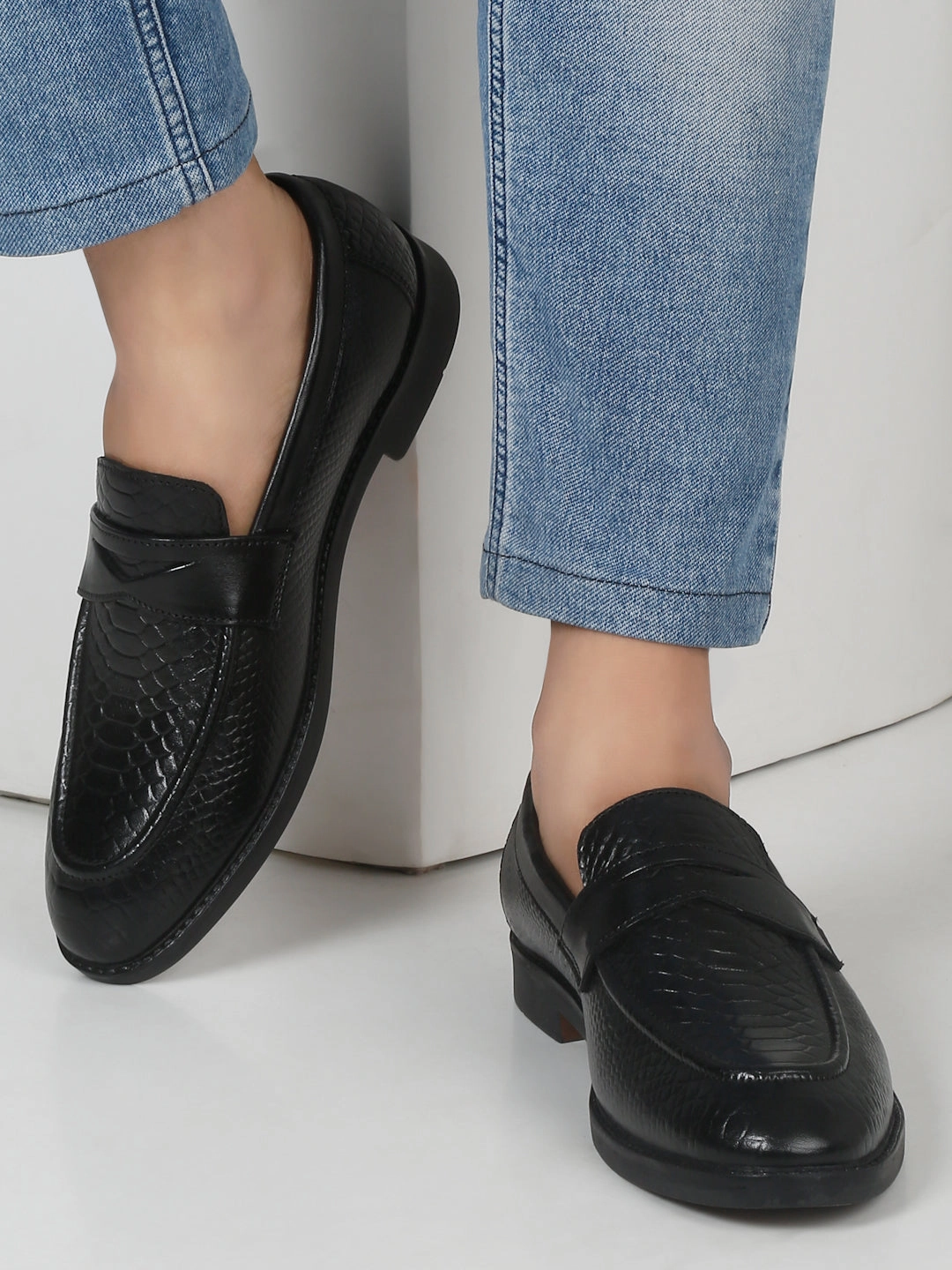 Men's Black Classy Patterned Texture Leather Loafers Merrill Casual Shoes