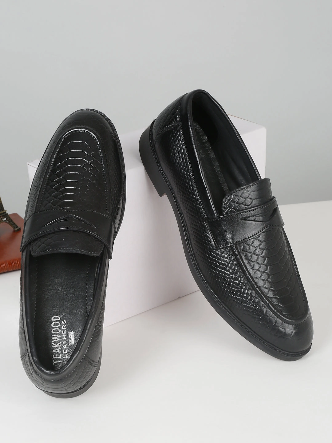 Casual Johnston And Murphy Shoes Men's Black Classy Patterned Texture Leather Loafers