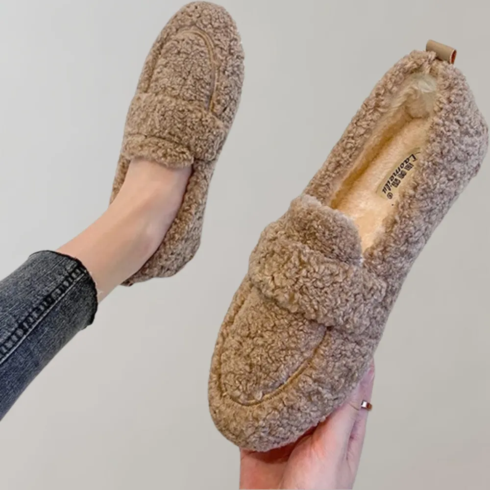 Camilla - Zachte pluche damesloafers Loafers Monogram