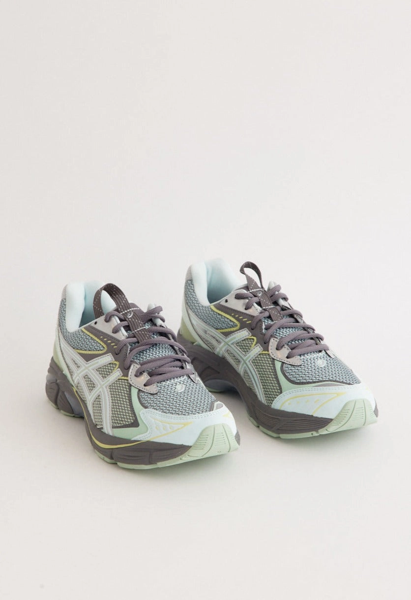 UB6-S GT-2160 'Arctic Blue Carbon' Sneakers Asics Gel Cumulus 26 Running Shoes Review