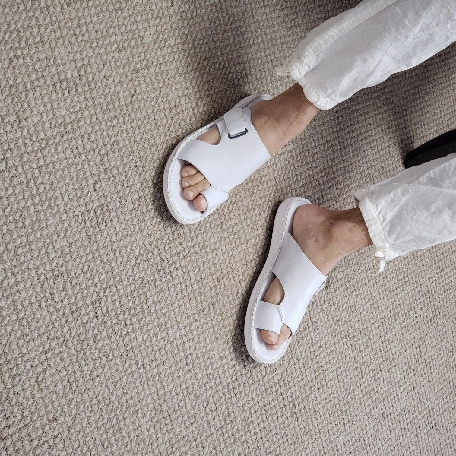 Poolside Sandals Men's 71205 Leather Linning Peasant Toe Slip On Sandals