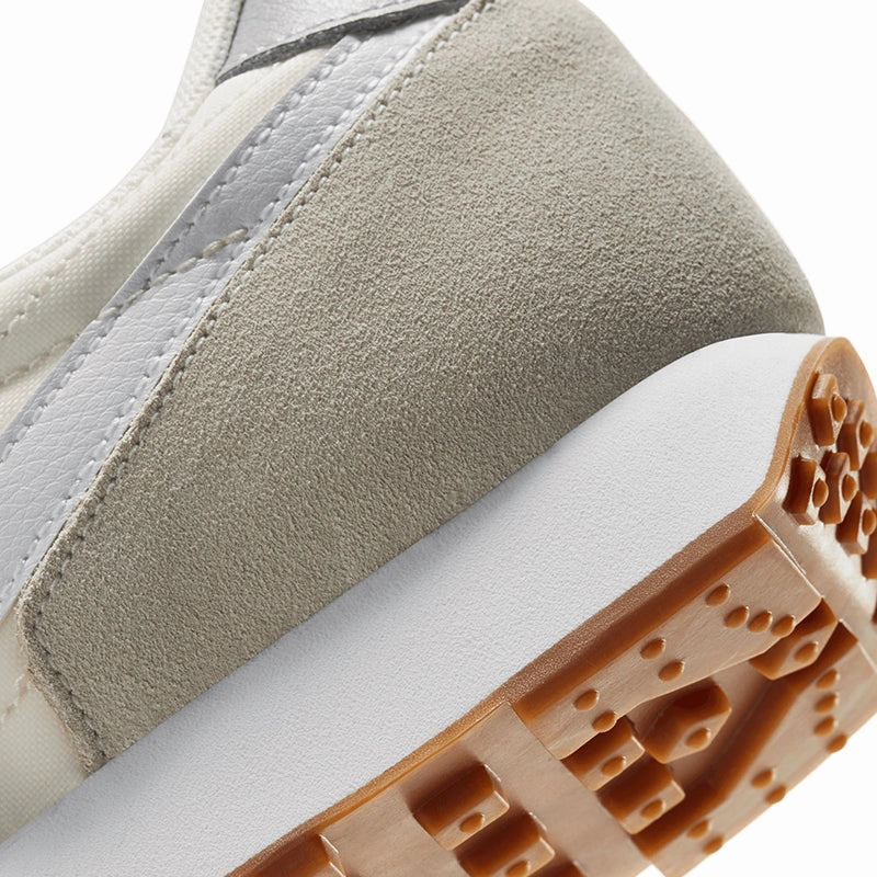 Nike Women's Daybreak Asics Gel-venture 9 Running Shoes