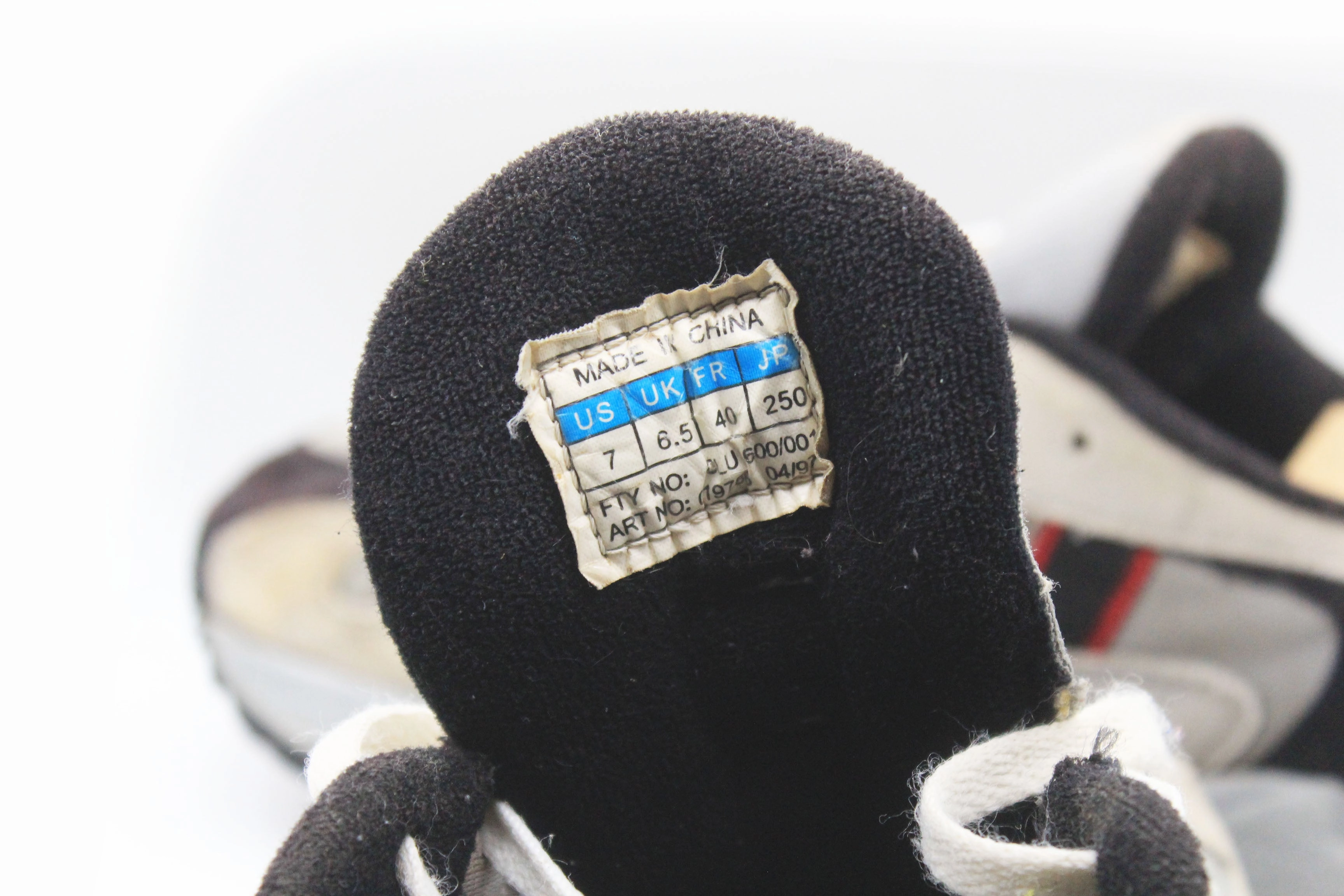 Adidas Alphabounce Shoes Vintage Adidas Falcon Sneakers US 7