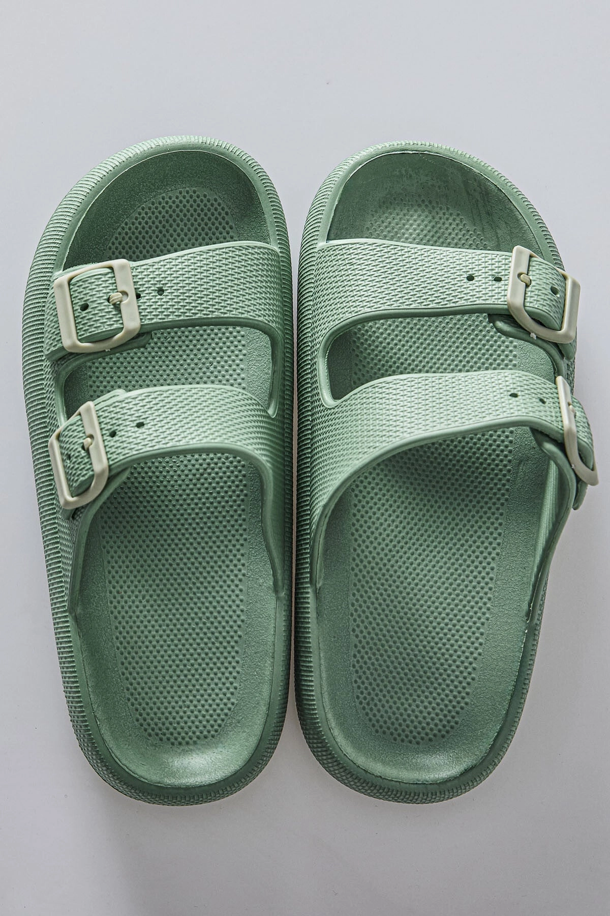 Qwaruba Slippers yksek tabanli ift tokali erkek terlik -89302